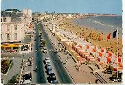 Les Sables d'Olonne (85 - Vende) - Dans la grande srie la plage vu du parking : Les sables d'Olonne